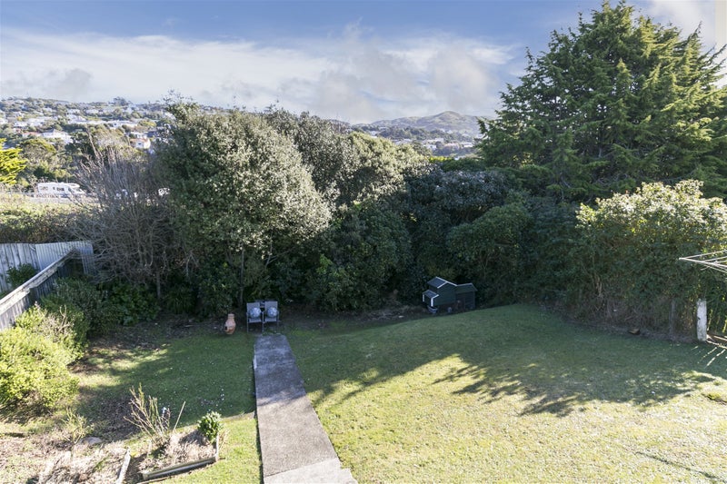 21 Lynda Avenue, Paparangi, Wellington - Carousel 2