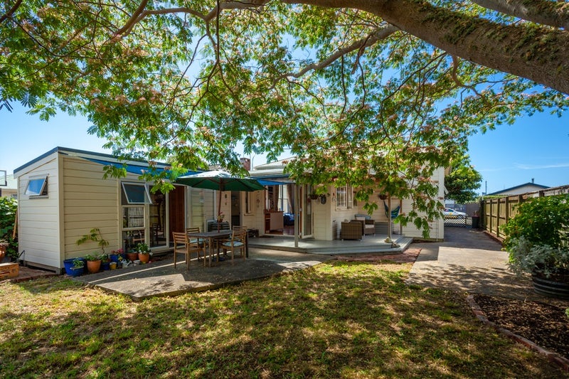 92 Grove Street, The Wood, Nelson - Carousel 1