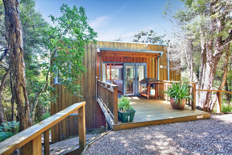 18 Scotts Terrace, Onetangi, Waiheke Island - Carousel 2