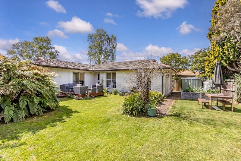 8 Mulberry Place, Redwood, Christchurch - Carousel 2
