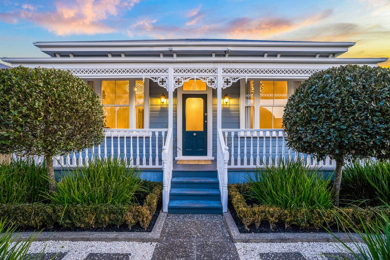 84 Burnley Terrace, Sandringham, Auckland - Carousel 1