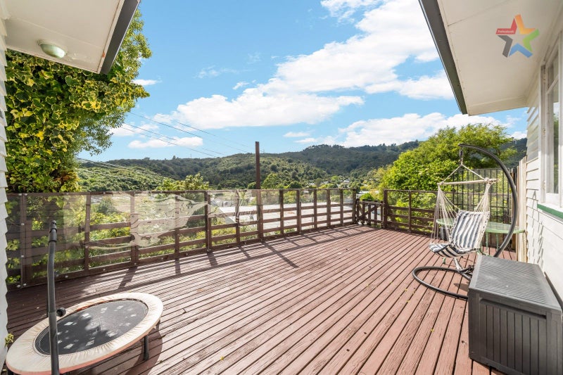32A Kopara Grove, Stokes Valley, Lower Hutt - Carousel 2