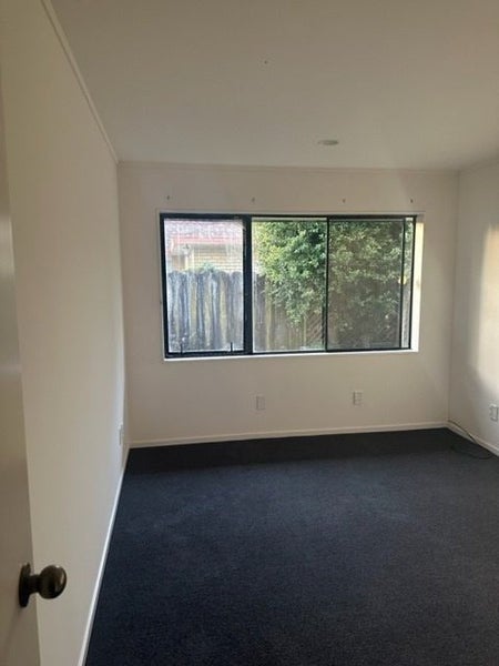 9 Shannon Place, Northpark, Auckland - Carousel 21