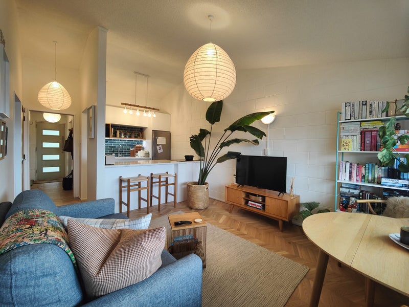 8/219 Grant Road, Thorndon, Wellington - Carousel 1