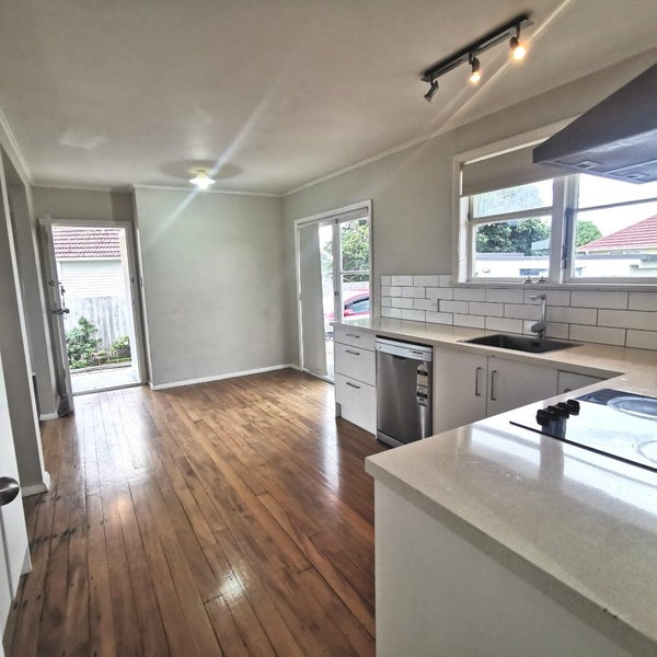 19 McAnnalley Street, Manurewa East, Auckland - Carousel 2
