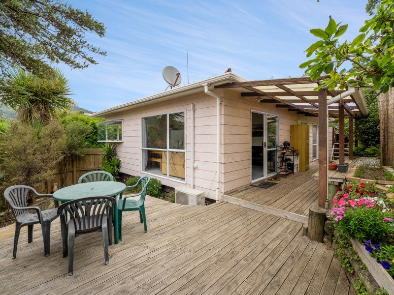 3/12 Vosper Street, Toi Toi, Nelson - Carousel 1