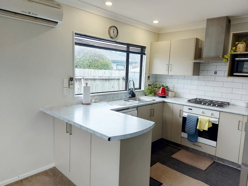 9 Talbot Grove, Trentham, Upper Hutt - Carousel 2