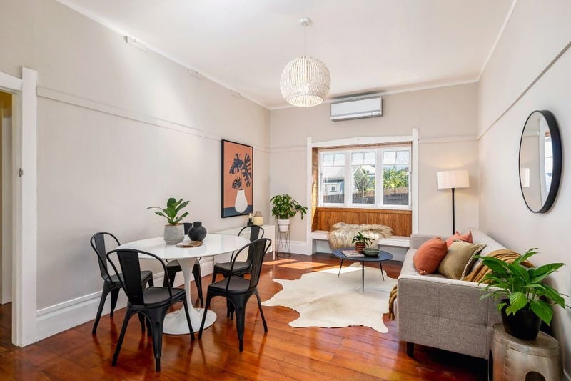 2/6 Geddes Terrace, Avondale, Auckland - Carousel 2