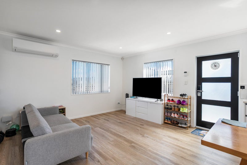 1C Mount Albert Road, Mount Albert, Auckland - Carousel 2