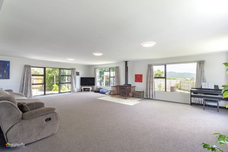 161 Warspite Avenue, Waitangirua, Porirua - Carousel 2