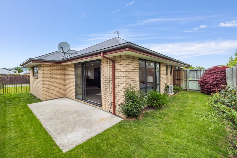 12 Somerville Crescent, Aidanfield, Christchurch - Carousel 1