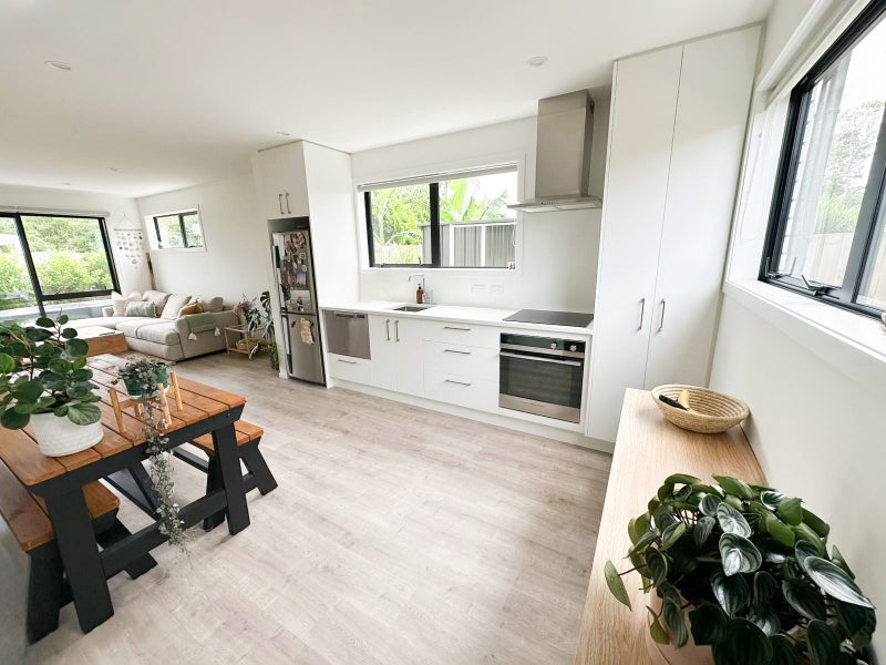 7/12 Enderby Drive, Te Atatu Peninsula, Auckland - Carousel 2