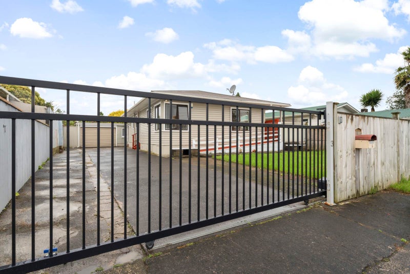 3 Mawney Road, Henderson, Auckland - Carousel 1