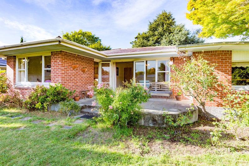 18 Hadlow Place, Burnside, Christchurch - Carousel 1