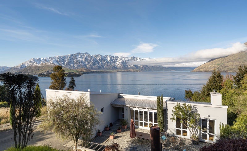 6 Matau Place, Fernhill, Queenstown - Carousel 2