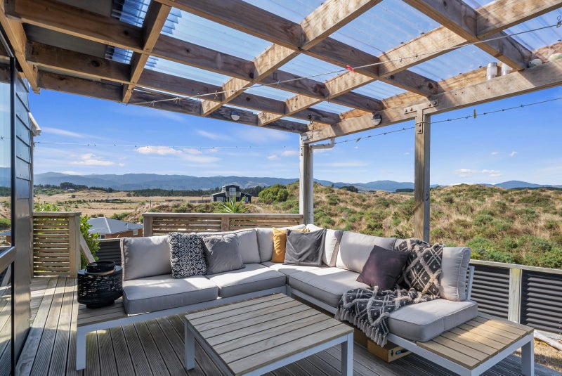 125 Strathnaver Drive, Waikawa Beach, Levin - Carousel 2