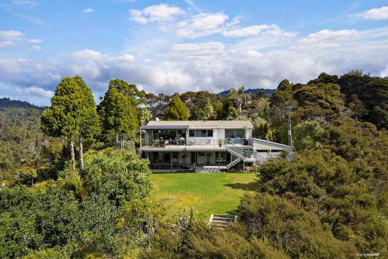 756 West Coast Road, Oratia, Auckland - Carousel 1