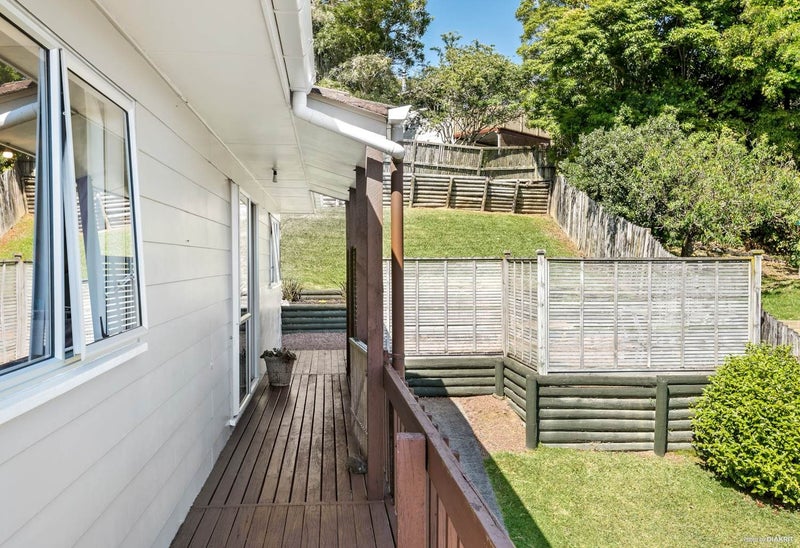 5 Malibu Grove, Bayview, Auckland - Carousel 2