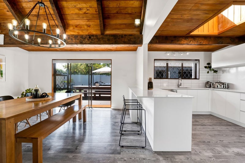 76A Paynters Avenue, Strandon, New Plymouth - Carousel 2