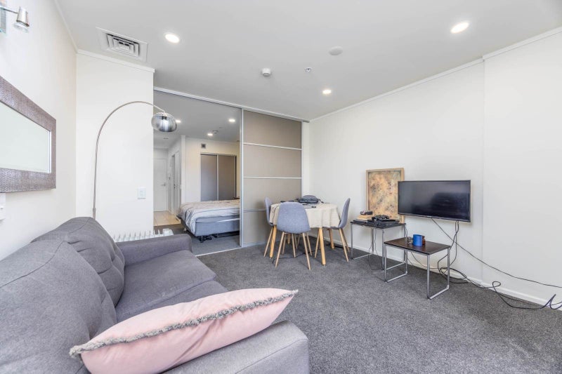 1J/16 Burton Street, Grafton, Auckland - Carousel 2