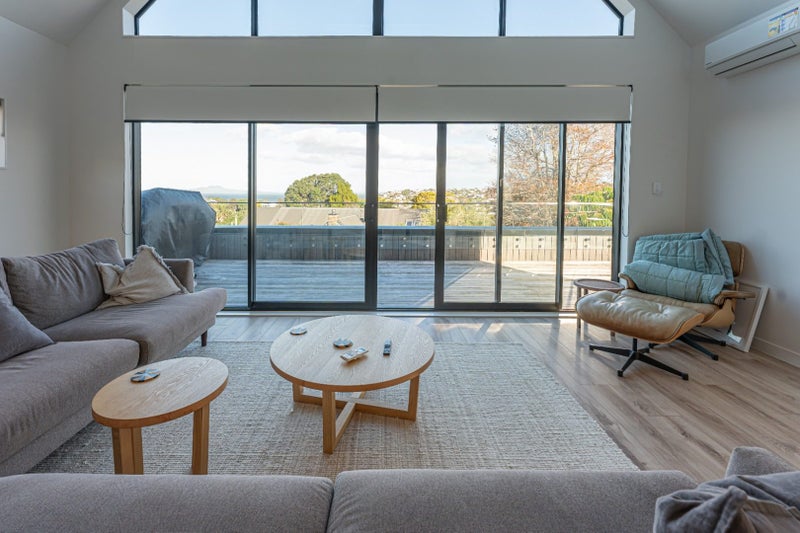 10/8 Orne Street, Torbay, Auckland - Carousel 1