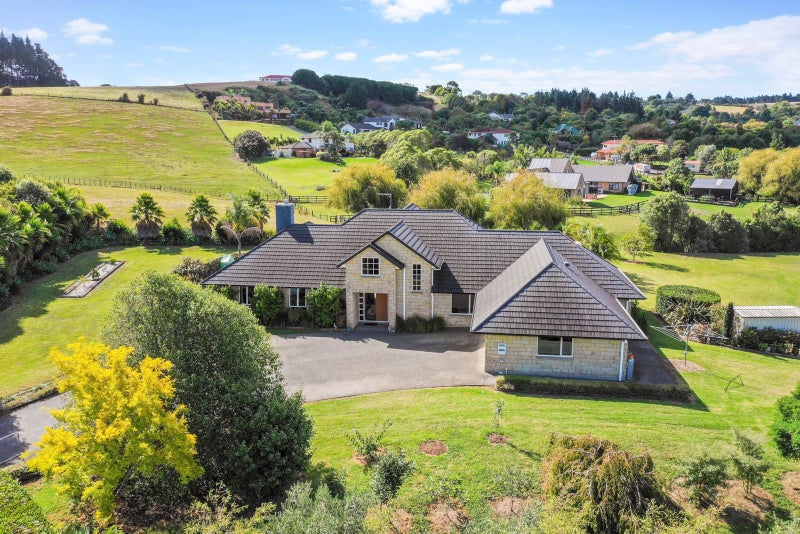 23 Notch Place, Alfriston, Auckland - Carousel 1