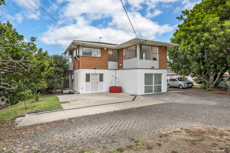 1/30 Raleigh Road, Northcote, Auckland - Carousel 1