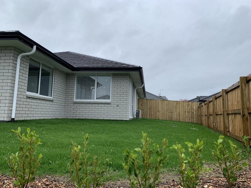 2/45 Ladeira Place, Fitzroy, Hamilton - Carousel 12