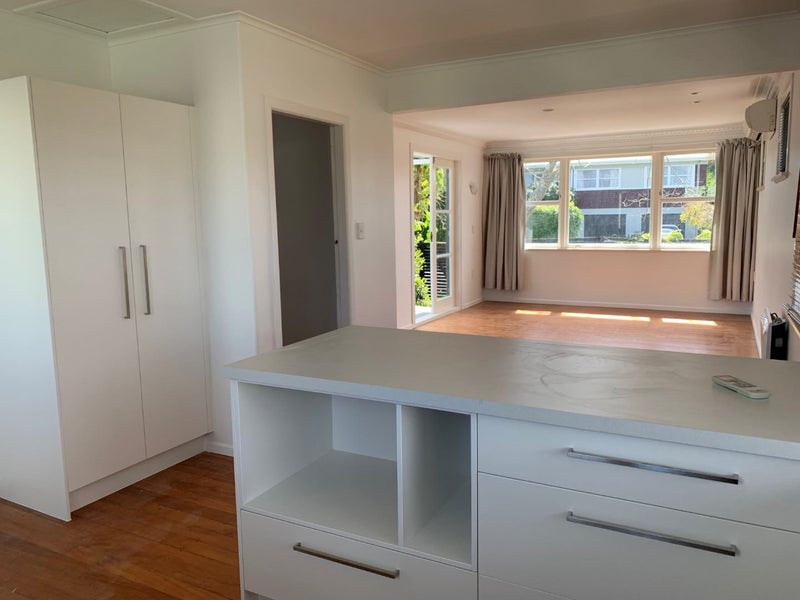 6 Sunset Crescent, Maungatapu, Tauranga - Carousel 2