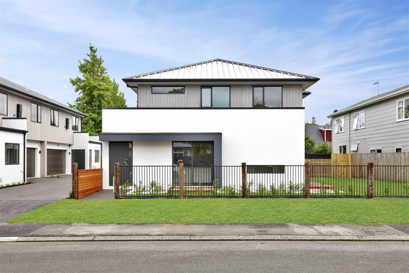 4/64 Banbury Crescent, Fairfield, Hamilton - Carousel 1