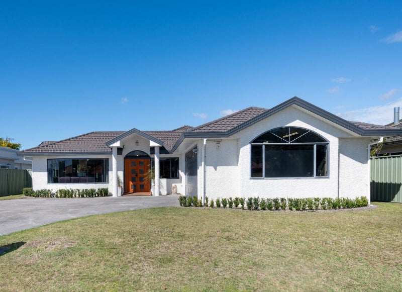 81 Kensington Drive, Taradale, Napier - Carousel 20