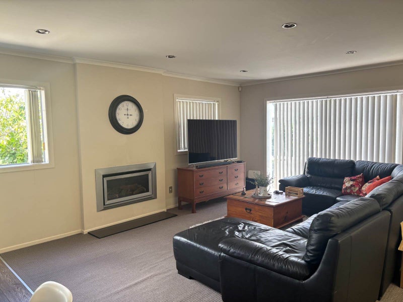 12 Morrow Avenue, Bucklands Beach, Auckland - Carousel 2
