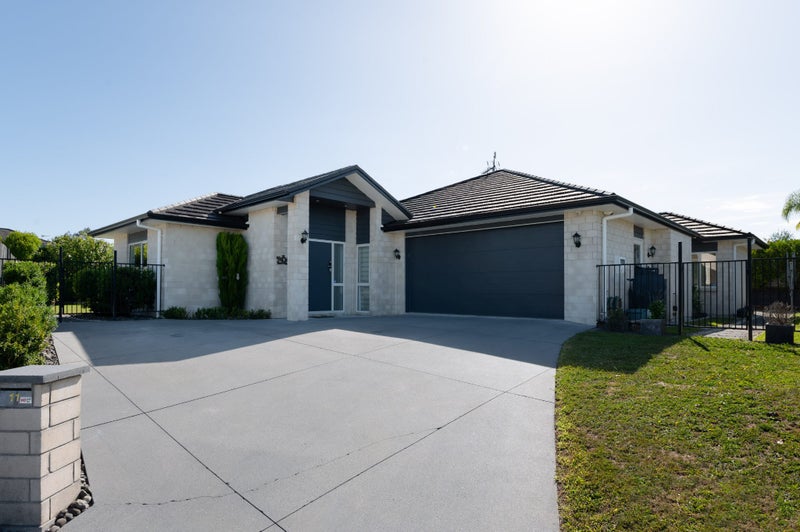 11 Helenslee Court, Flagstaff, Hamilton - Carousel 1