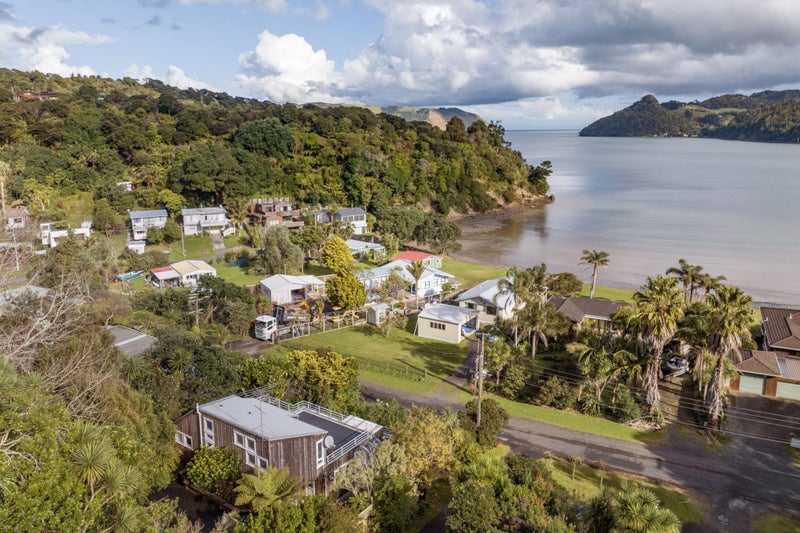 12 Foster Avenue, Huia, Auckland - Carousel 2