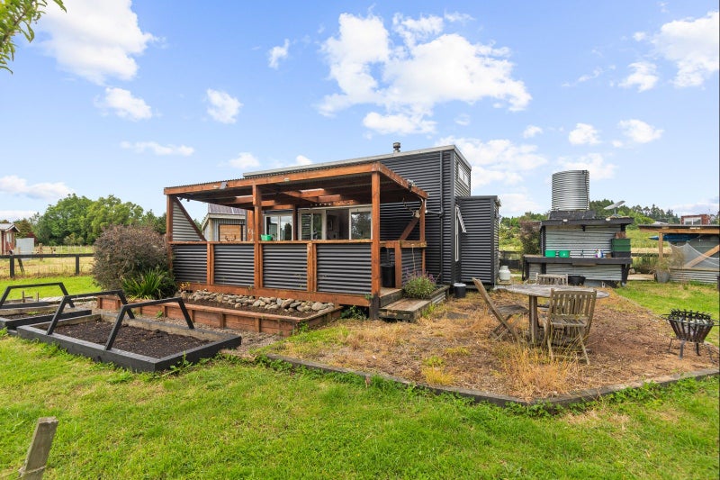 48 Stanly Street, Eketahuna - Carousel 1