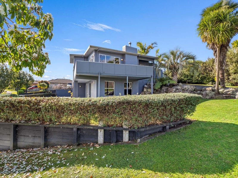 2 Honeysuckle Lane, Ohauiti, Tauranga - Carousel 1