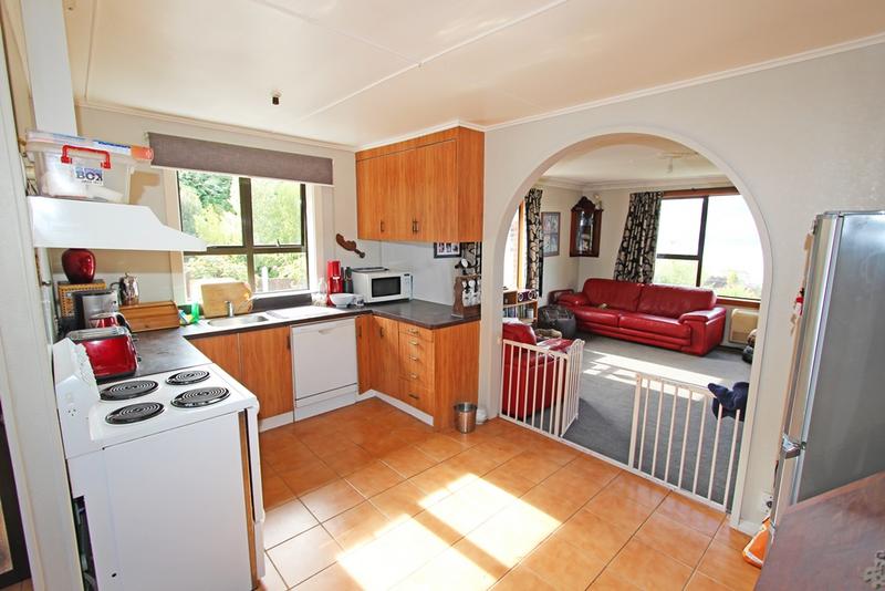 8 Seddon Street, Ravensbourne, Dunedin - Carousel 1