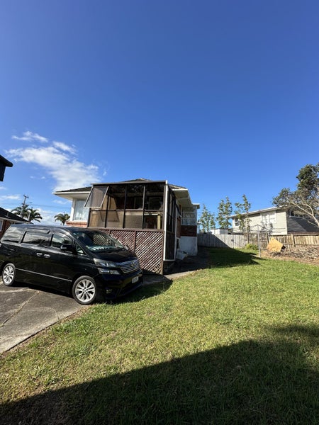 2/31 Exmouth Road, Northcote, Auckland - Carousel 2