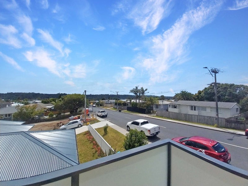 8/264 Rangatira Road, Beach Haven, Auckland - Carousel 17