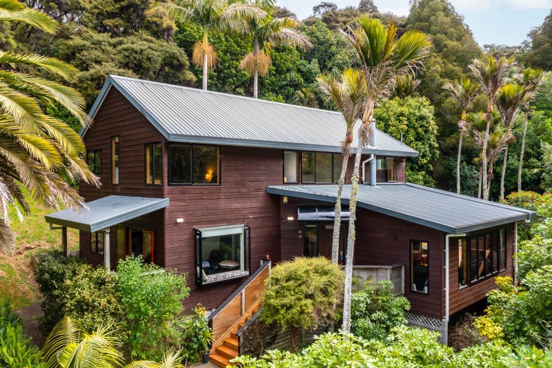 17 Dee Place, Torbay, Auckland - Carousel 2