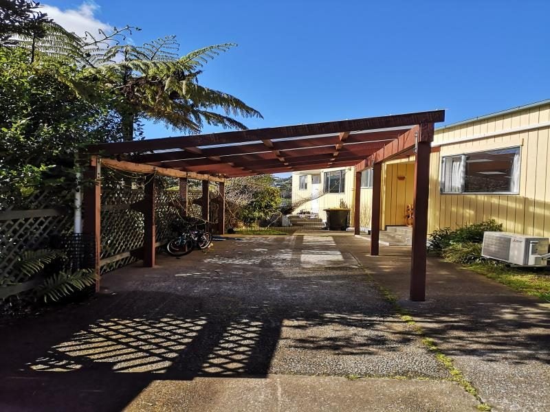 27 Stewart Drive, Newlands, Wellington - Carousel 1