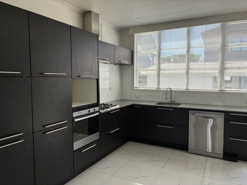1A Aberdeen Road, Castor Bay, Auckland - Carousel 2
