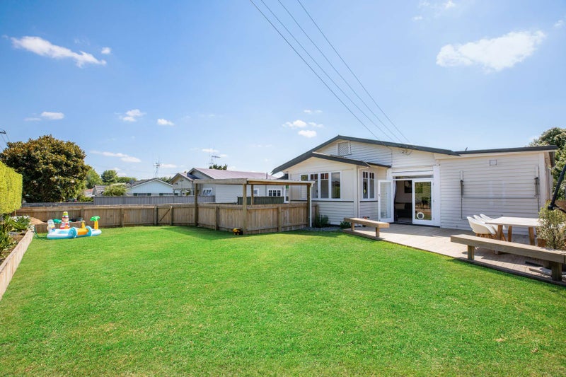 62A MacFarlane Street, Hamilton East, Hamilton - Carousel 1