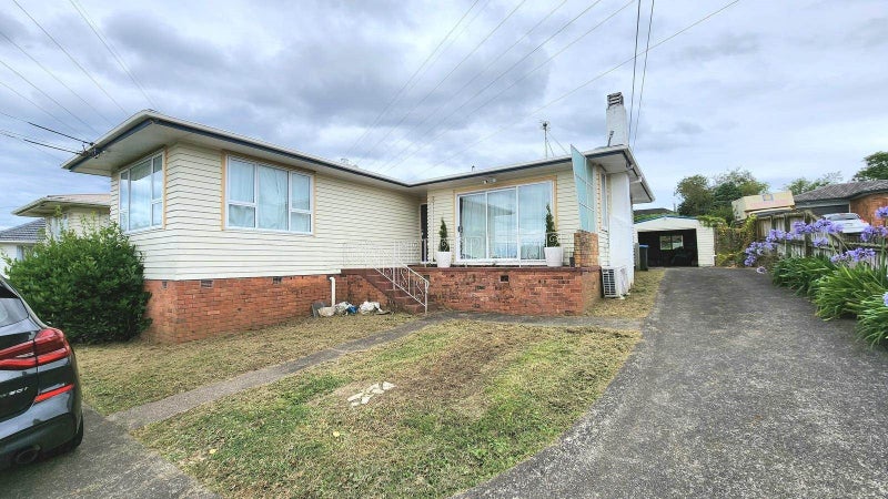 7 Parfitt Street, Mount Roskill, Auckland - Carousel 1