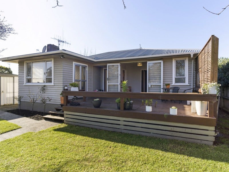 15A Queen Road, Bellevue, Tauranga - Carousel 1