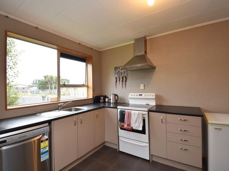 62 Humber Place, Clifton, Invercargill - Carousel 2