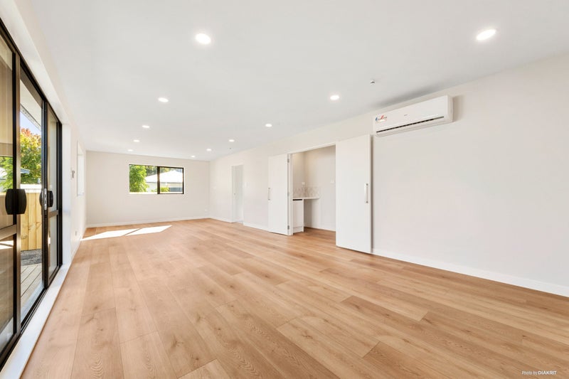 56 Riverpark Crescent, Henderson, Auckland - Carousel 2