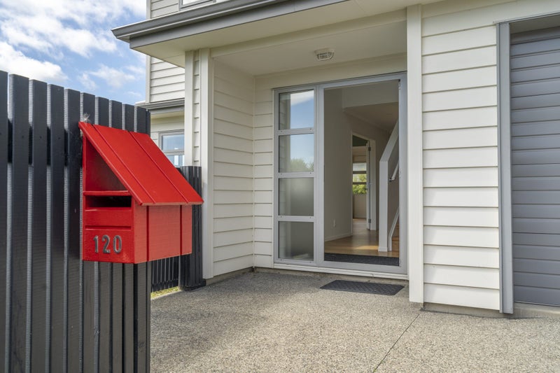 120 Amesbury Drive, Churton Park, Wellington - Carousel 2