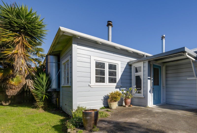 11 Leyland Road, Te Awanga, Te Awanga - Carousel 2