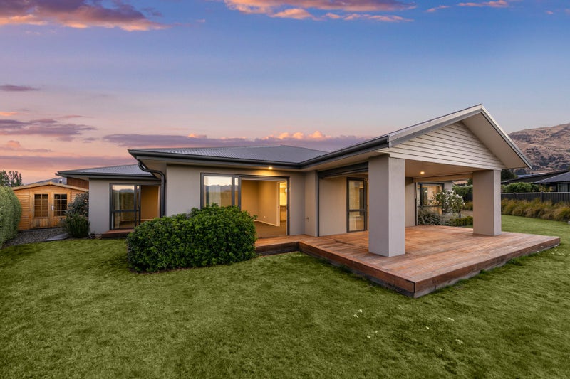 5 Nancy Lane, Wanaka - Carousel 1